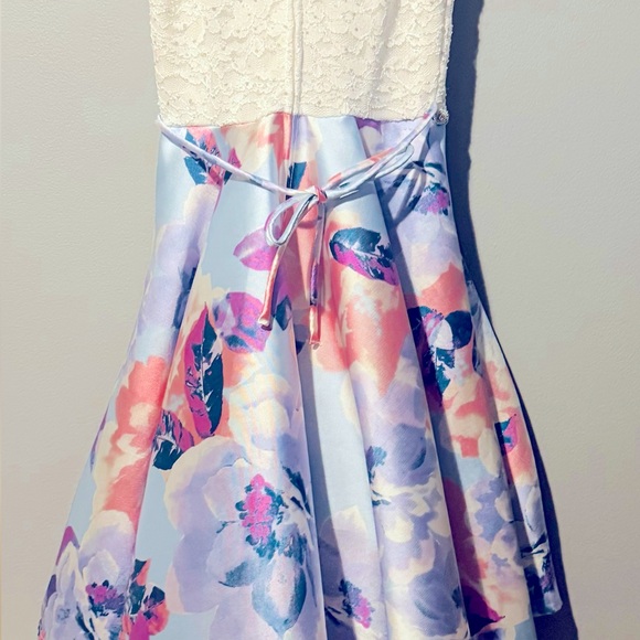 Girl’s Speechless Hi-Low Floral and lace dress- sleeveless with high neck Sz 8 - Picture 2 of 5